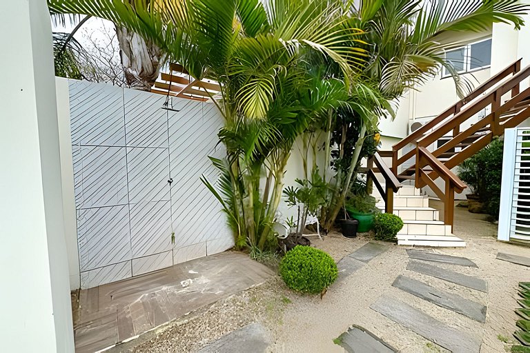 Apartamento 1, térreo p/ 5 pessoas, a 80m da praia