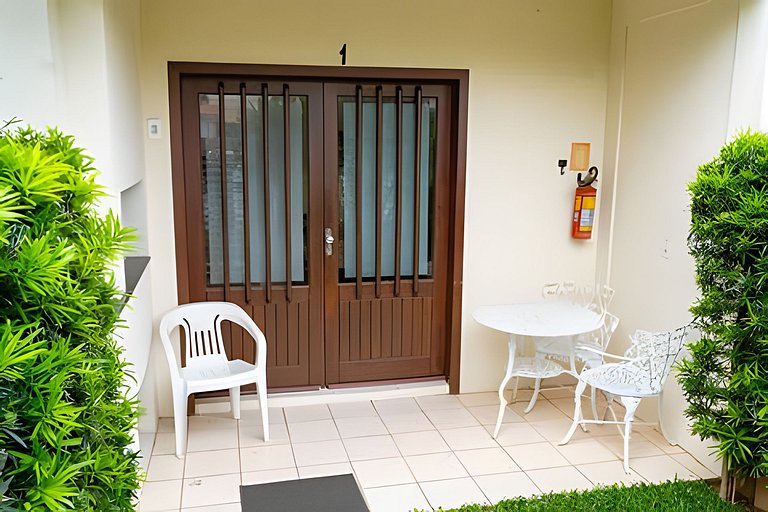 Apartamento 1, térreo p/ 5 pessoas, a 80m da praia