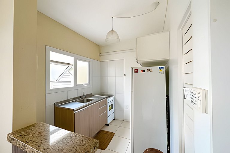 Apartamento 1, térreo p/ 5 pessoas, a 80m da praia