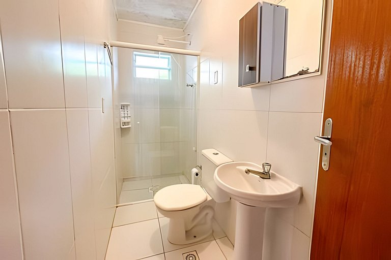 Apartamento 1, térreo p/ 5 pessoas, a 80m da praia