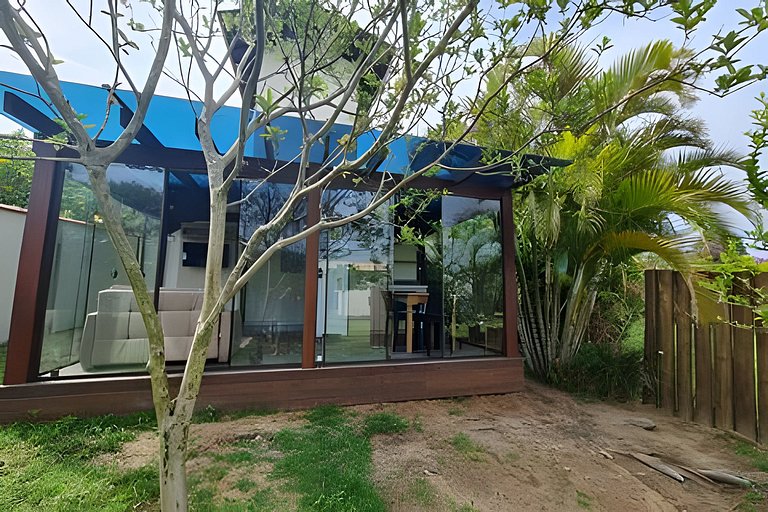 CASA 17 TOP no meio das árvores