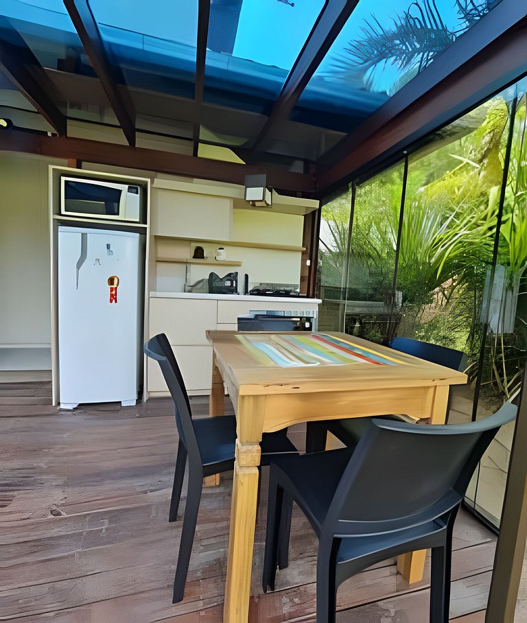 CASA 17 TOP no meio das árvores