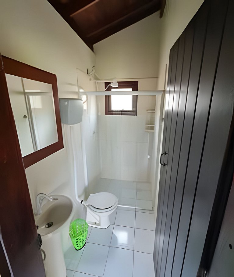 CASA 17 TOP no meio das árvores