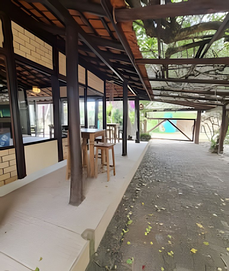 CASA 17 TOP no meio das árvores