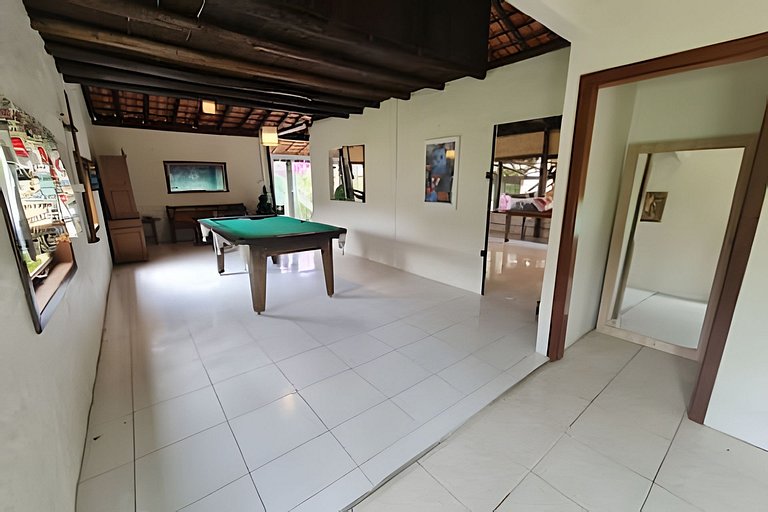 CASA 17 TOP no meio das árvores