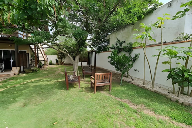 CASA 17 TOP no meio das árvores