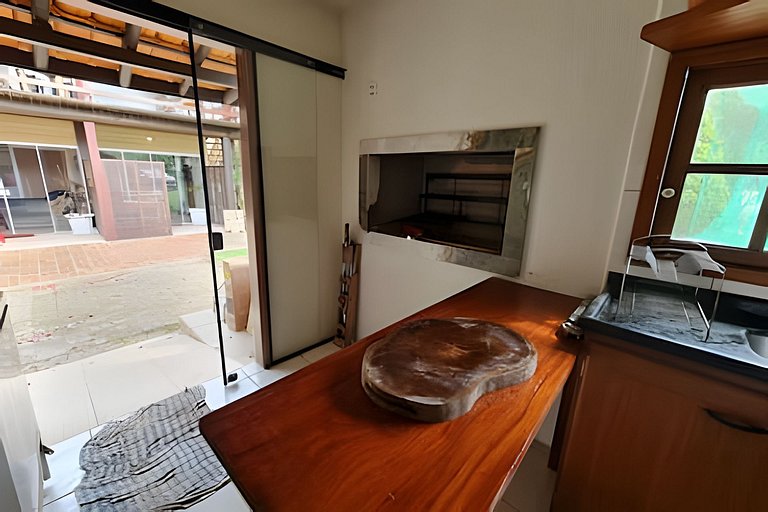 CASA 17 TOP no meio das árvores