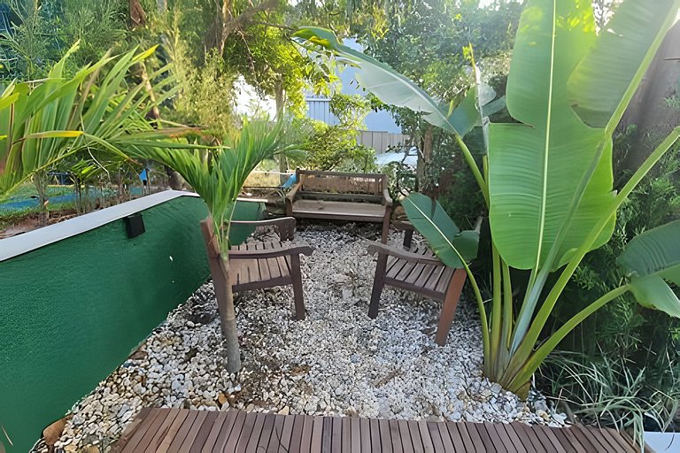 CASA 17 TOP no meio das árvores