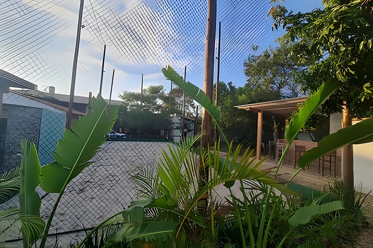 CASA 17 TOP no meio das árvores