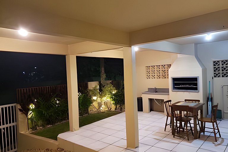 Ap Térreo com pátio top até 8 pessoas – Apto 7