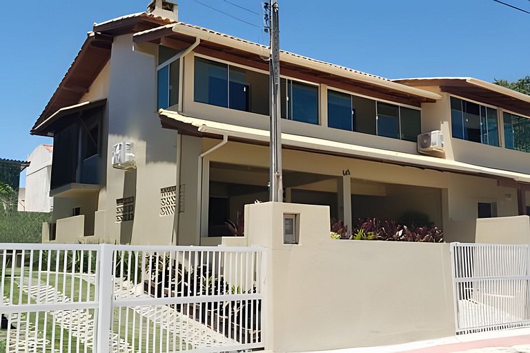 Ap Térreo com pátio top até 8 pessoas – Apto 7