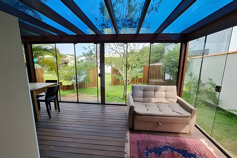 CASA 17 TOP no meio das árvores