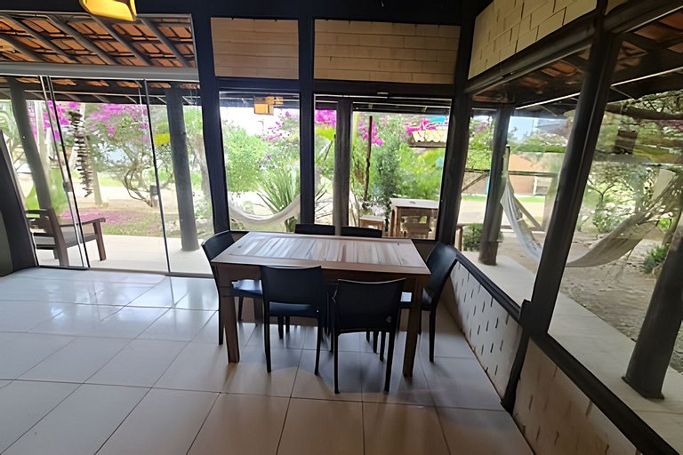 CASA 17 TOP no meio das árvores