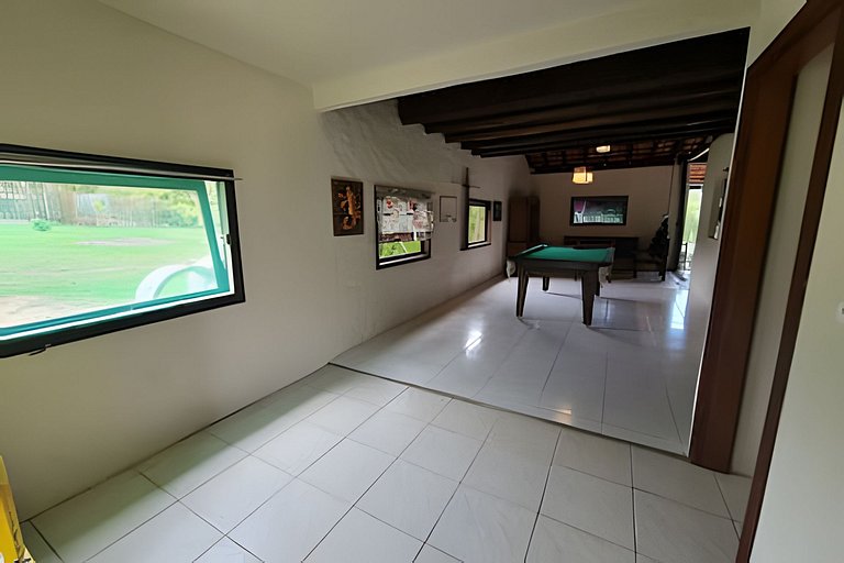 CASA 17 TOP no meio das árvores
