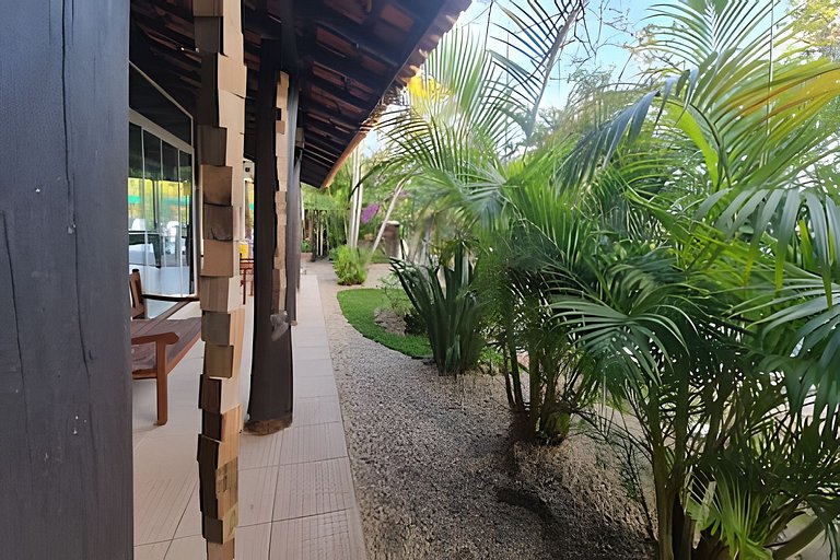 CASA 17 TOP no meio das árvores