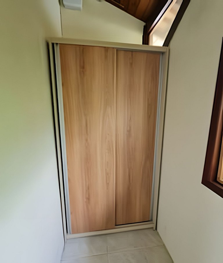 CASA 17 TOP no meio das árvores