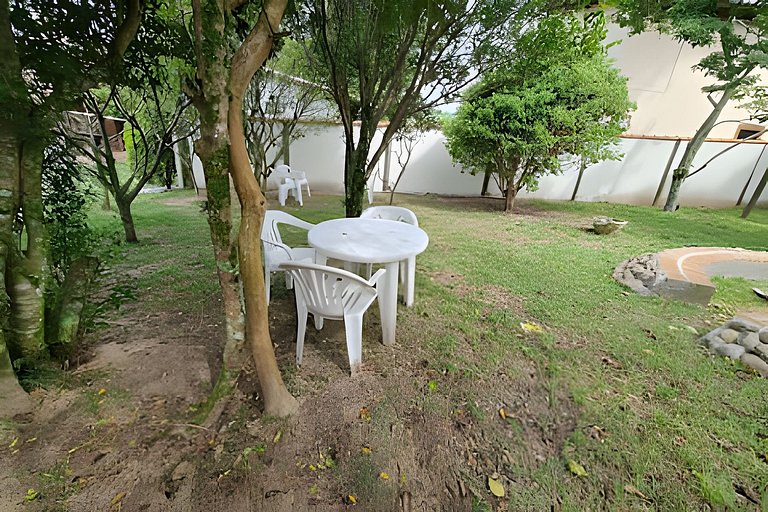 CASA 17 TOP no meio das árvores