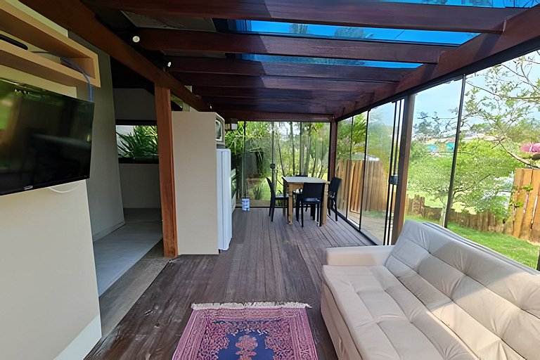 CASA 17 TOP no meio das árvores