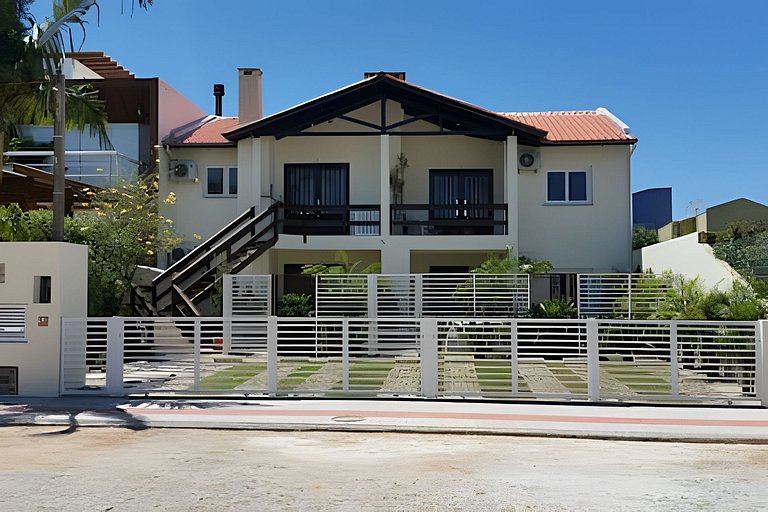 Apartamento 4 - sensacional a poucos passos do mar