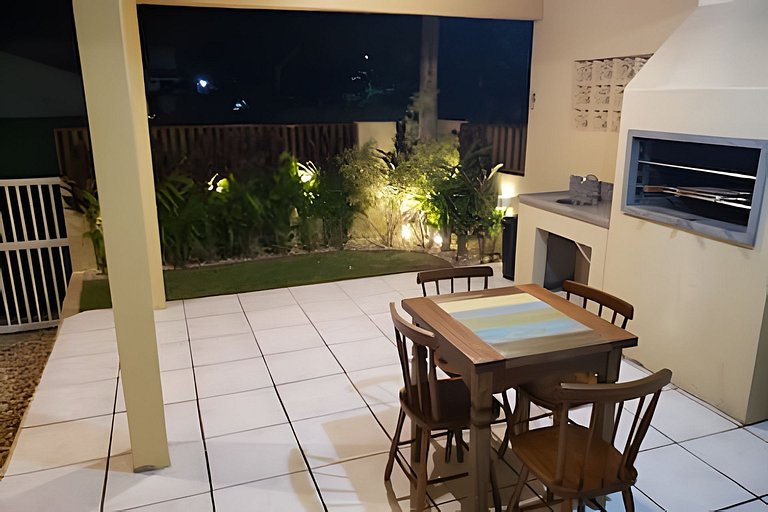 Ap Térreo com pátio top até 8 pessoas – Apto 7