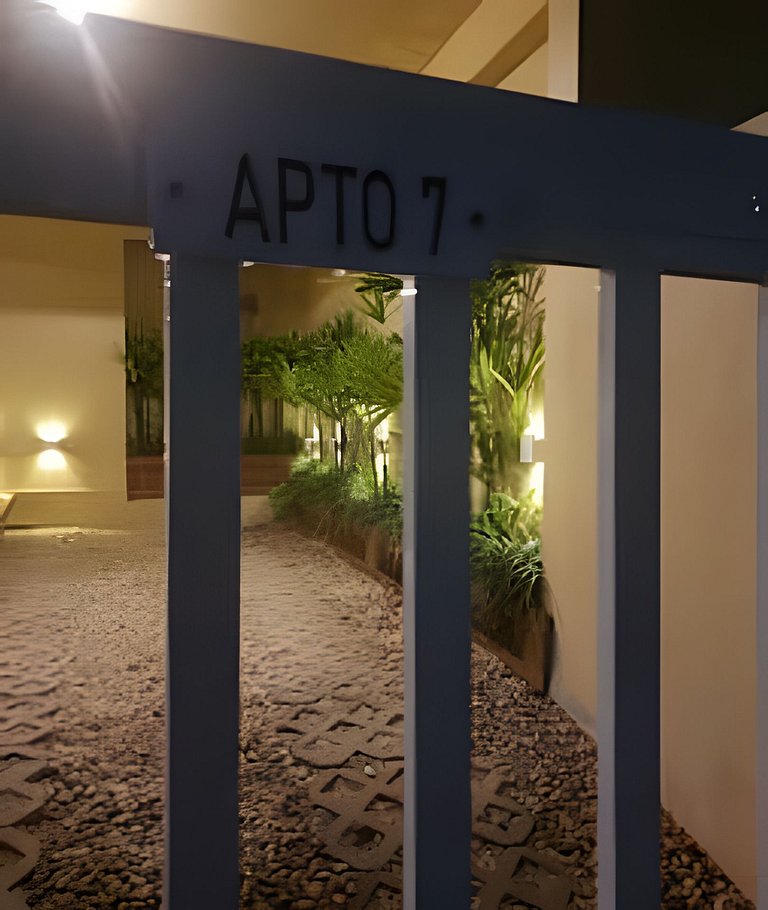 Ap Térreo com pátio top até 8 pessoas – Apto 7