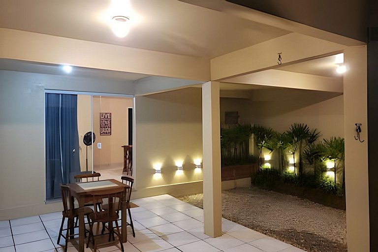 Ap Térreo com pátio top até 8 pessoas – Apto 7