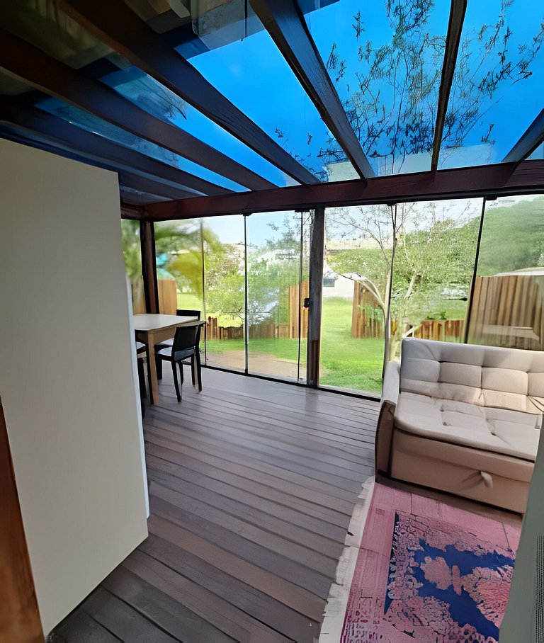 CASA 17 TOP no meio das árvores