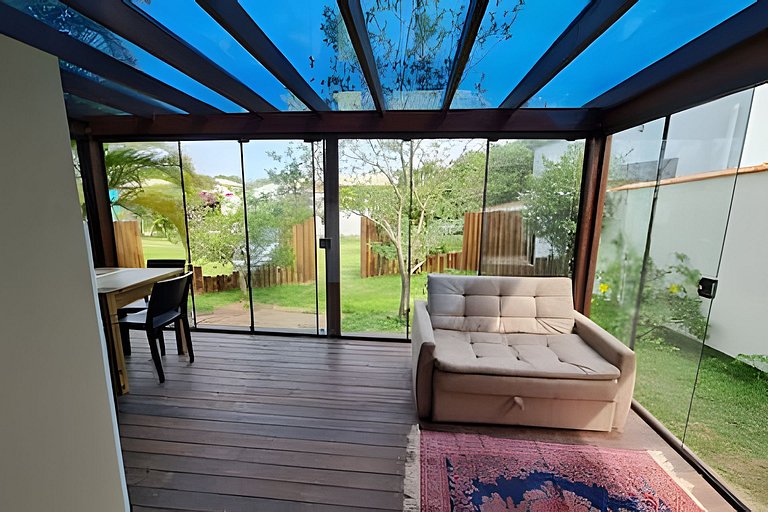 CASA 17 TOP no meio das árvores