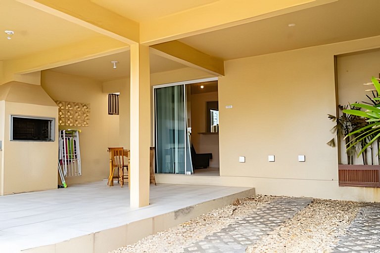 Ap Térreo com pátio top até 8 pessoas – Apto 7