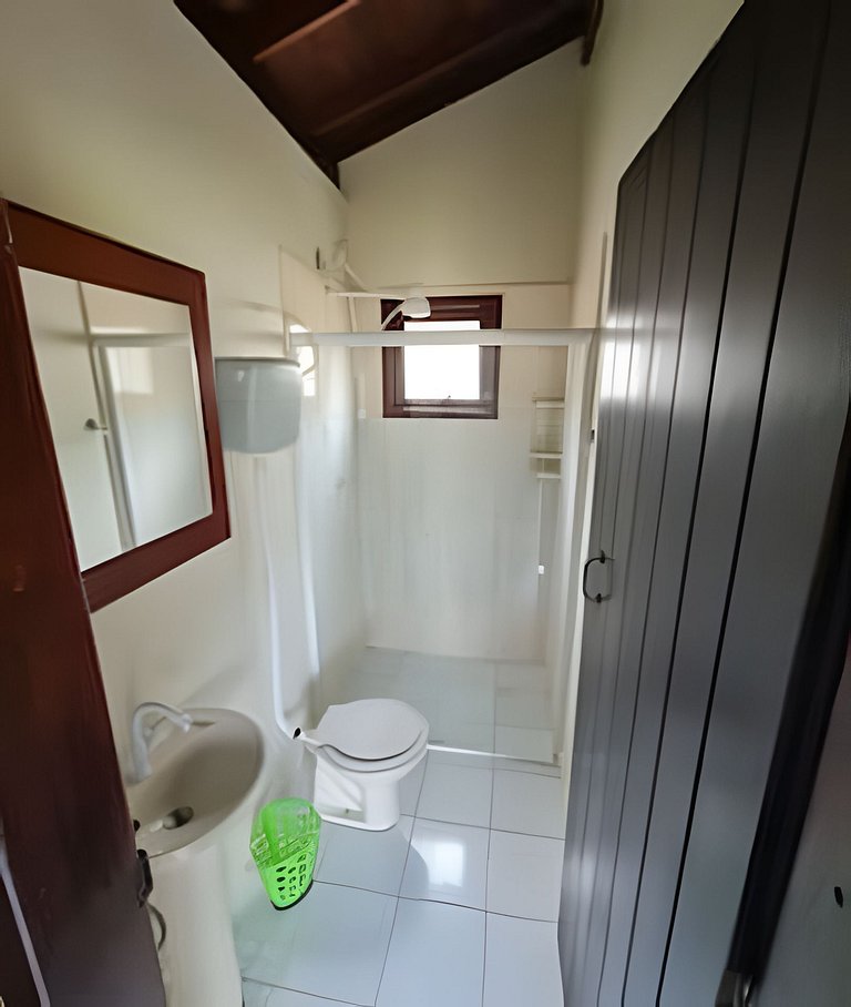 CASA 17 TOP no meio das árvores