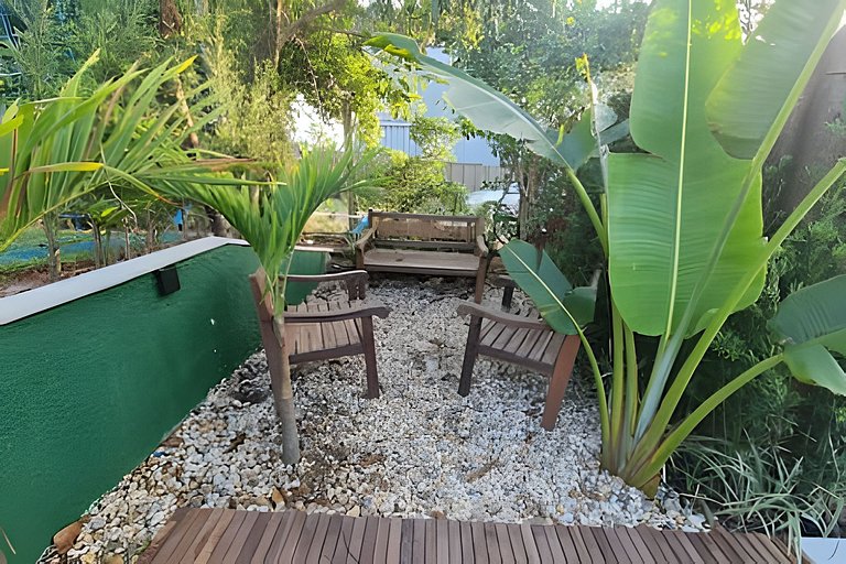 CASA 17 TOP no meio das árvores