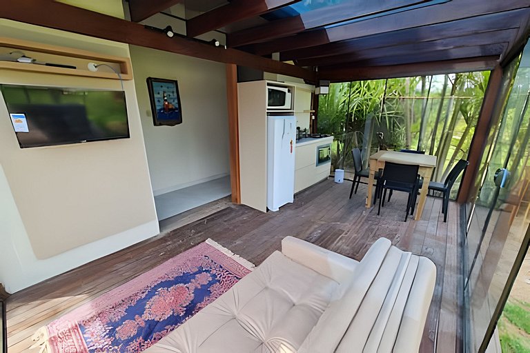CASA 17 TOP no meio das árvores