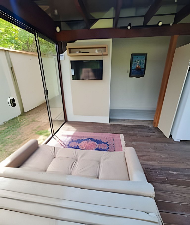 CASA 17 TOP no meio das árvores
