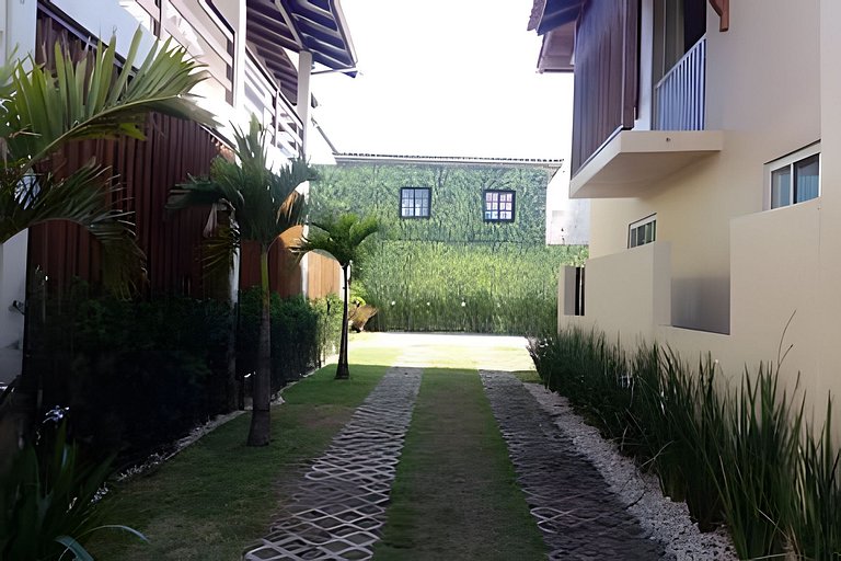 Ótima casa de praia a poucos passos do mar