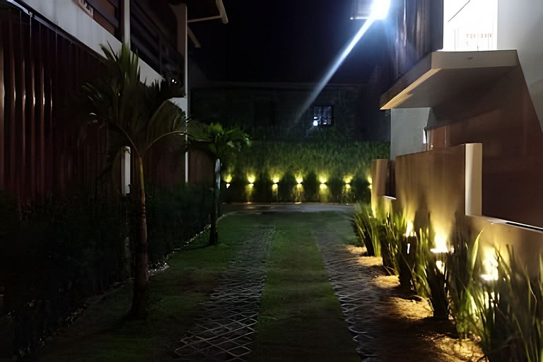 Ótima casa de praia a poucos passos do mar