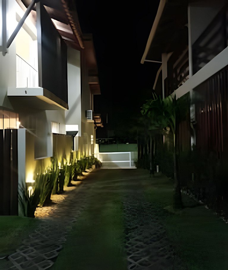 Ótima casa de praia a poucos passos do mar