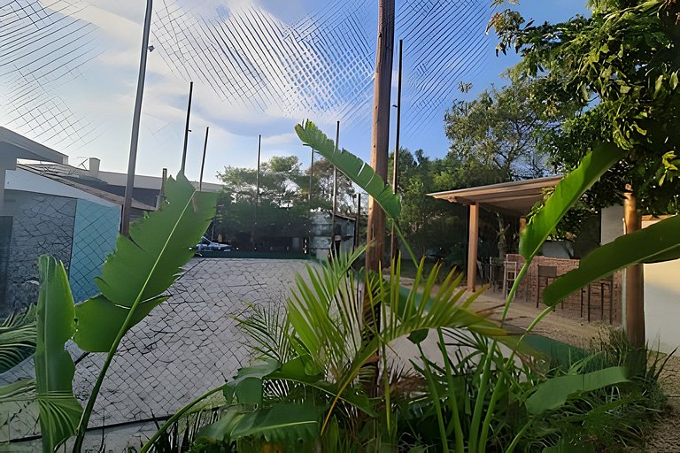 CASA 17 TOP no meio das árvores
