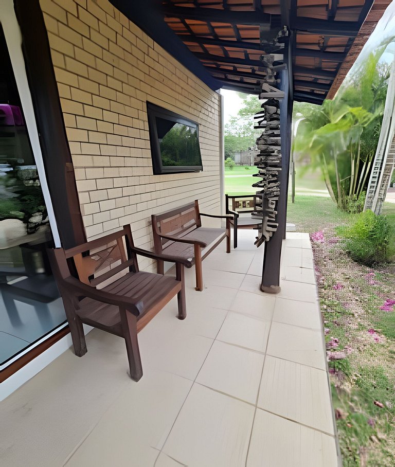 CASA 17 TOP no meio das árvores