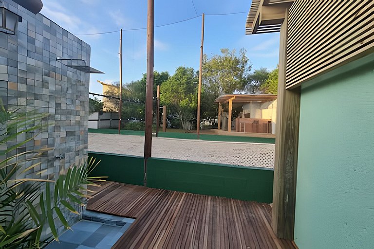 CASA 17 TOP no meio das árvores