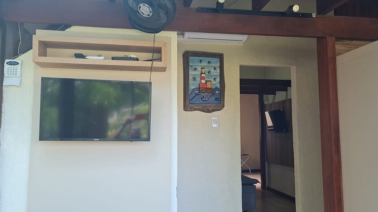 CASA 17 TOP no meio das árvores