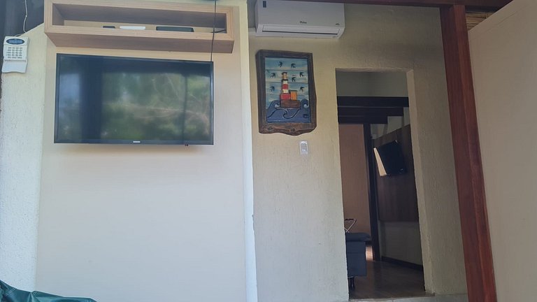 CASA 17 TOP no meio das árvores