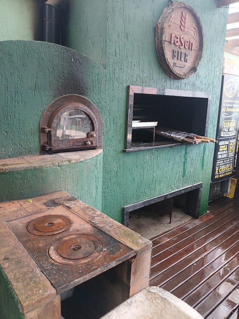 CASA 17 TOP no meio das árvores