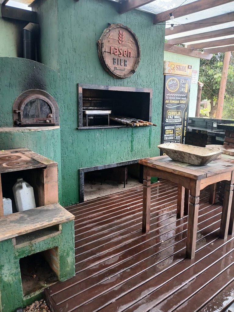 CASA 17 TOP no meio das árvores